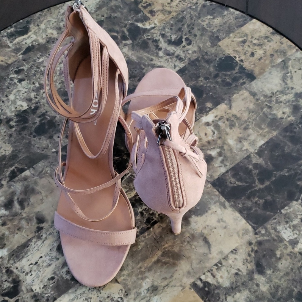 Shoes - Picture 2 of 4